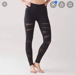 Women’s high rise Lululemon mesh front leggings
